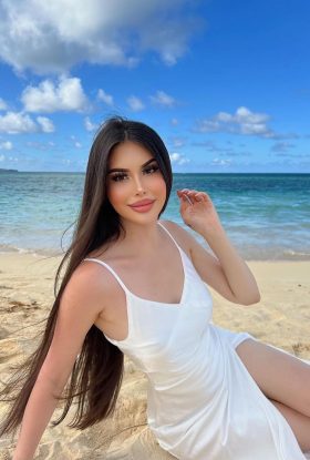 Sarah Hot Escort Girl Downtown Dubai AD-QDZ31609