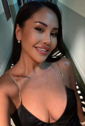 Saida, escort at Business Bay, 32 years old.